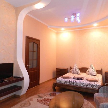 1-Room Luxury Apartment On Sobornyi Avenue 174-А, By Grandhome. Center Zaporizhia Exteriör bild