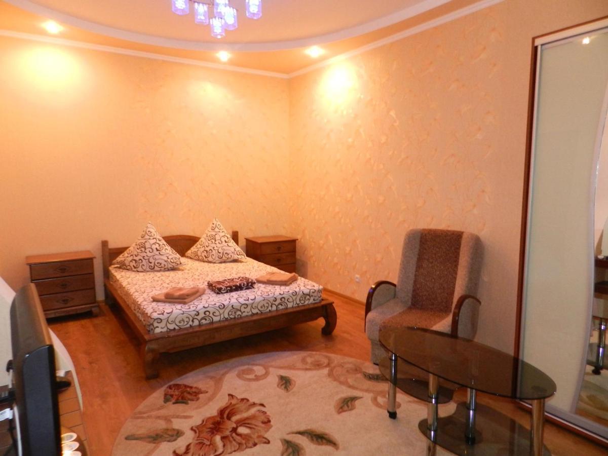 1-Room Luxury Apartment On Sobornyi Avenue 174-А, By Grandhome. Center Zaporizhia Exteriör bild