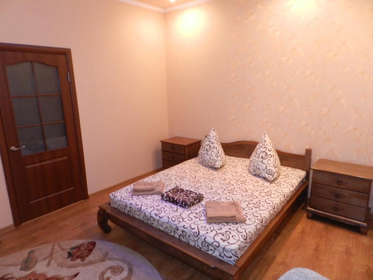 1-Room Luxury Apartment On Sobornyi Avenue 174-А, By Grandhome. Center Zaporizhia Exteriör bild