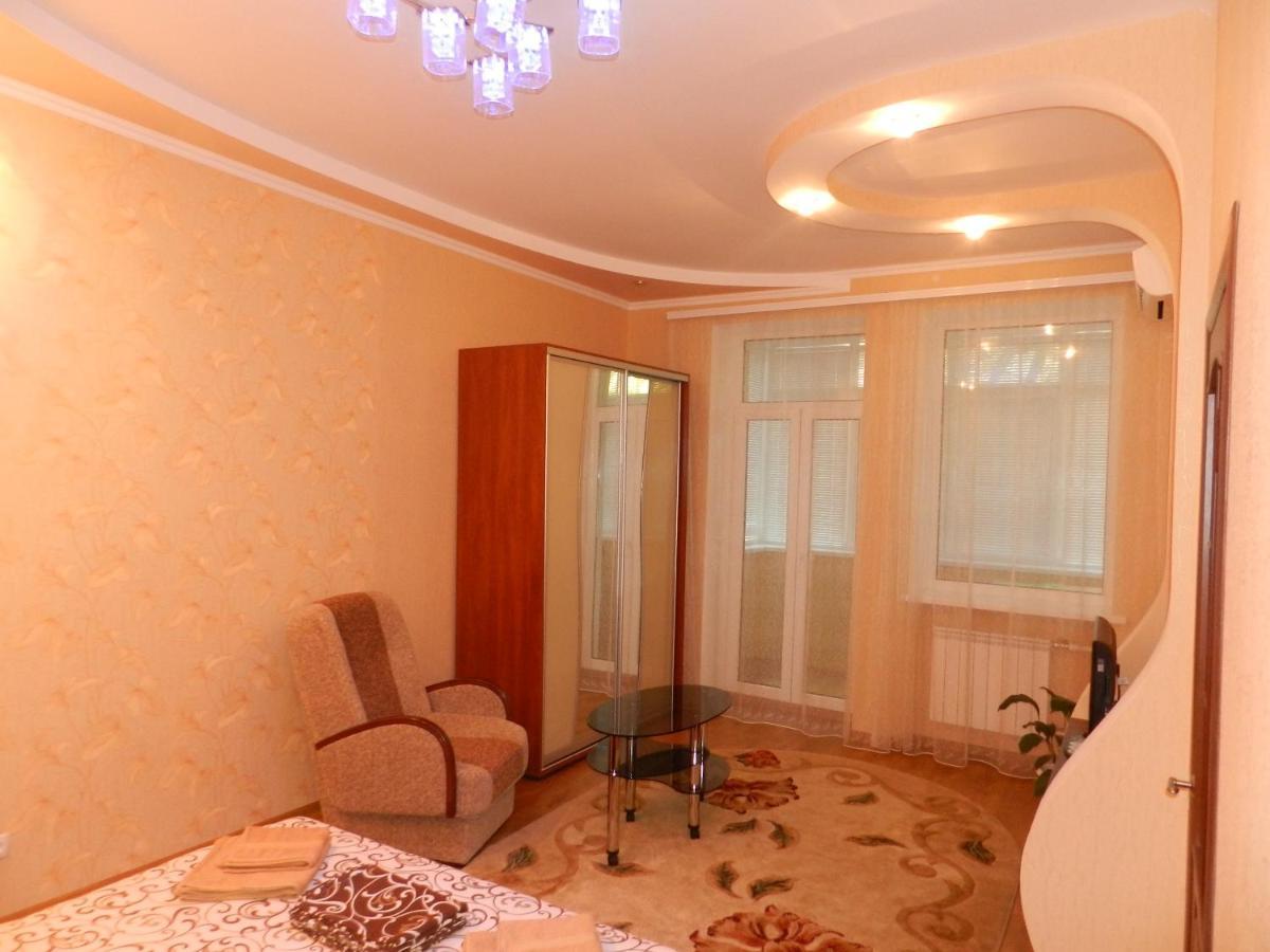 1-Room Luxury Apartment On Sobornyi Avenue 174-А, By Grandhome. Center Zaporizhia Exteriör bild